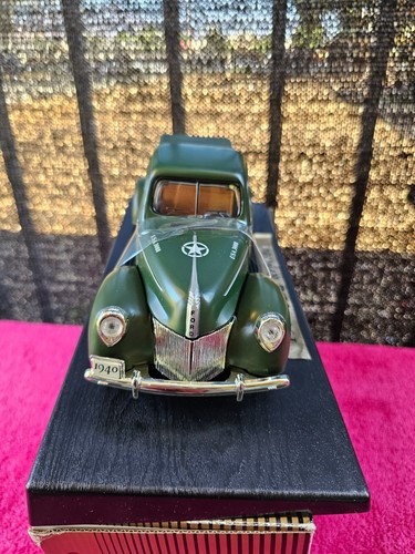 Golden Wheel Premier Edition 1940 Ford Replica Die Cast Metal 1:18 Scale - Army - Picture 4 of 15