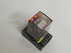 SCHRACK YMR78700 Base + MT3330C4 Relay