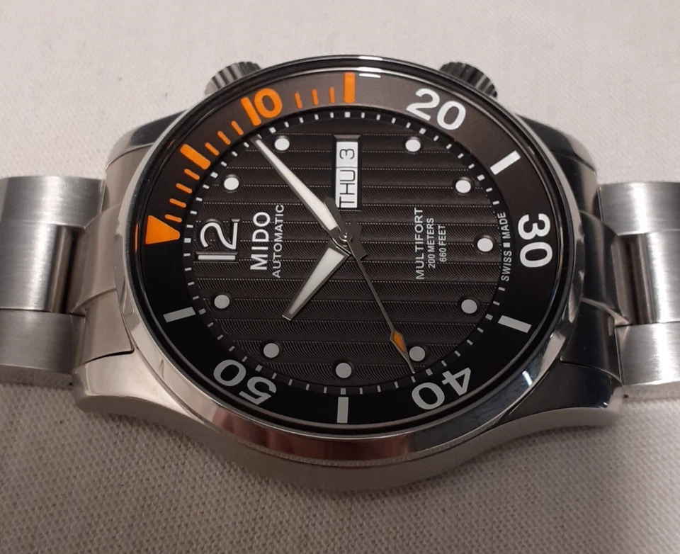 MIDO MULTIFORT TWO CROWNS AUTOMATIC, SWISS MADE, DAY DATE, SEE THROUGH BACK,MINT - image 4 of 4