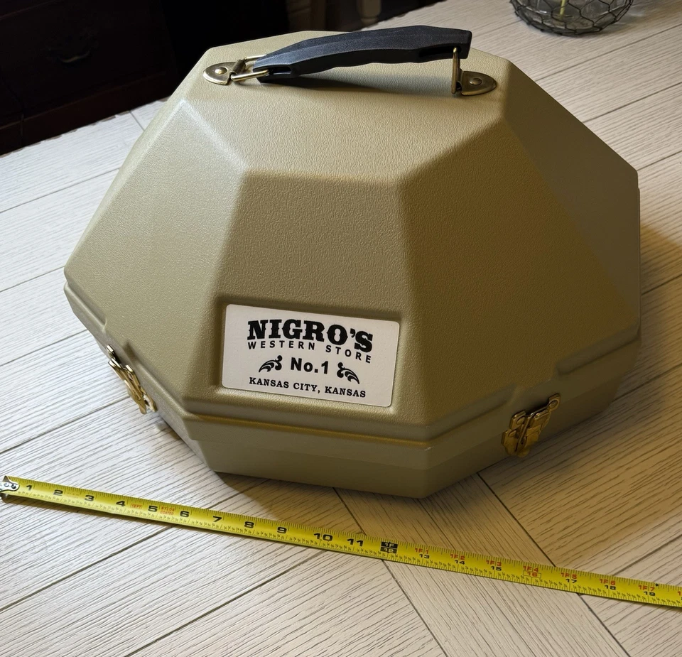 Chapéu Nigro’s Western Store lata estojo rígido caixa de viagem com alça fechamento seguro - Imagem 2 de 4