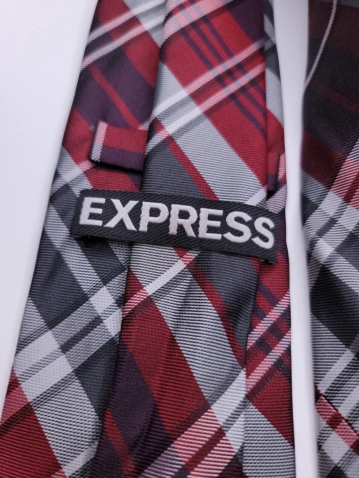 Corbata formal Express para hombre 60"Lx3,5"W gris/marrón Foto 3 de 4