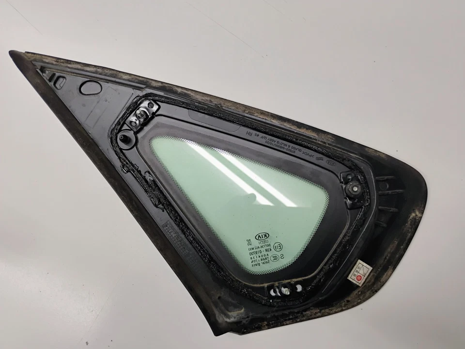 右四分之一玻璃起亚Forte 2019-2022 — 第 2/3 张图片