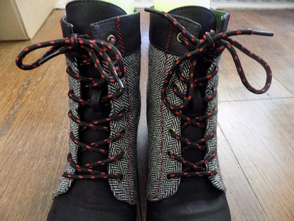 Botines de cuña Cloudwalkers By Avenue Tweed espiga negros 9,5 W ocultos de 3" usados en excelente estado Foto 3 de 4