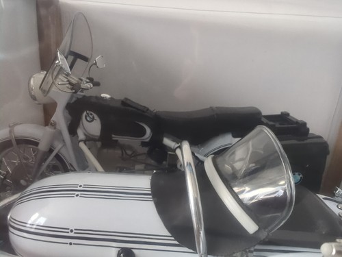 TOOTSIETOYS 3304 1/10TH 1960 R60-2 WHITE/BLACK BMW MOTORCYCLE & SIDECAR MODEL. - Picture 5 of 6