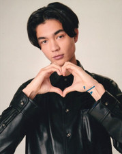 WILLIAM GAO signed Autogramm 20x25cm HEARTSTOPPER in Person autograph COA