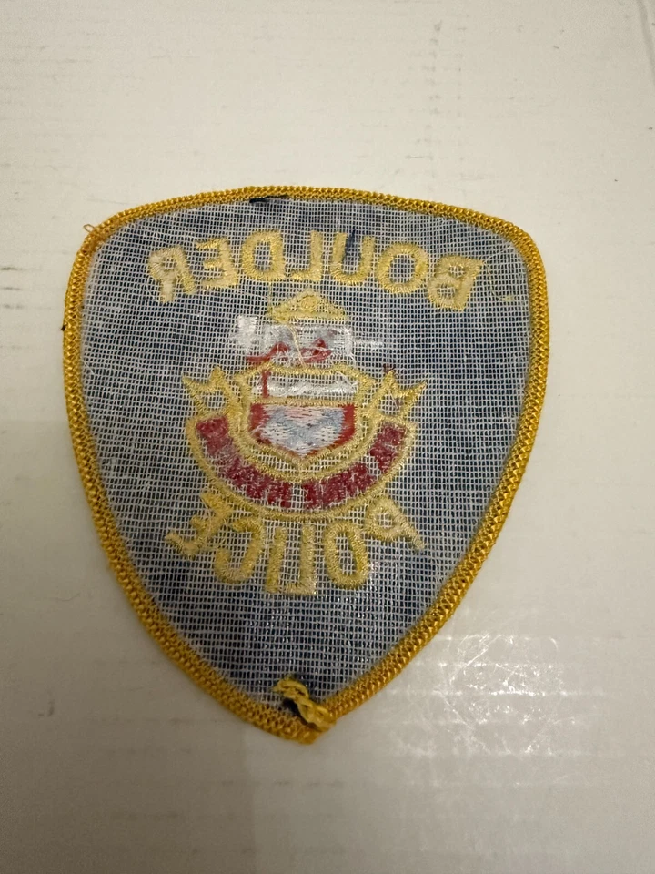 Parche de hombro de tela de colección Boulder Police Colorado obsoleto Nil Sine Numine Foto 2 de 2