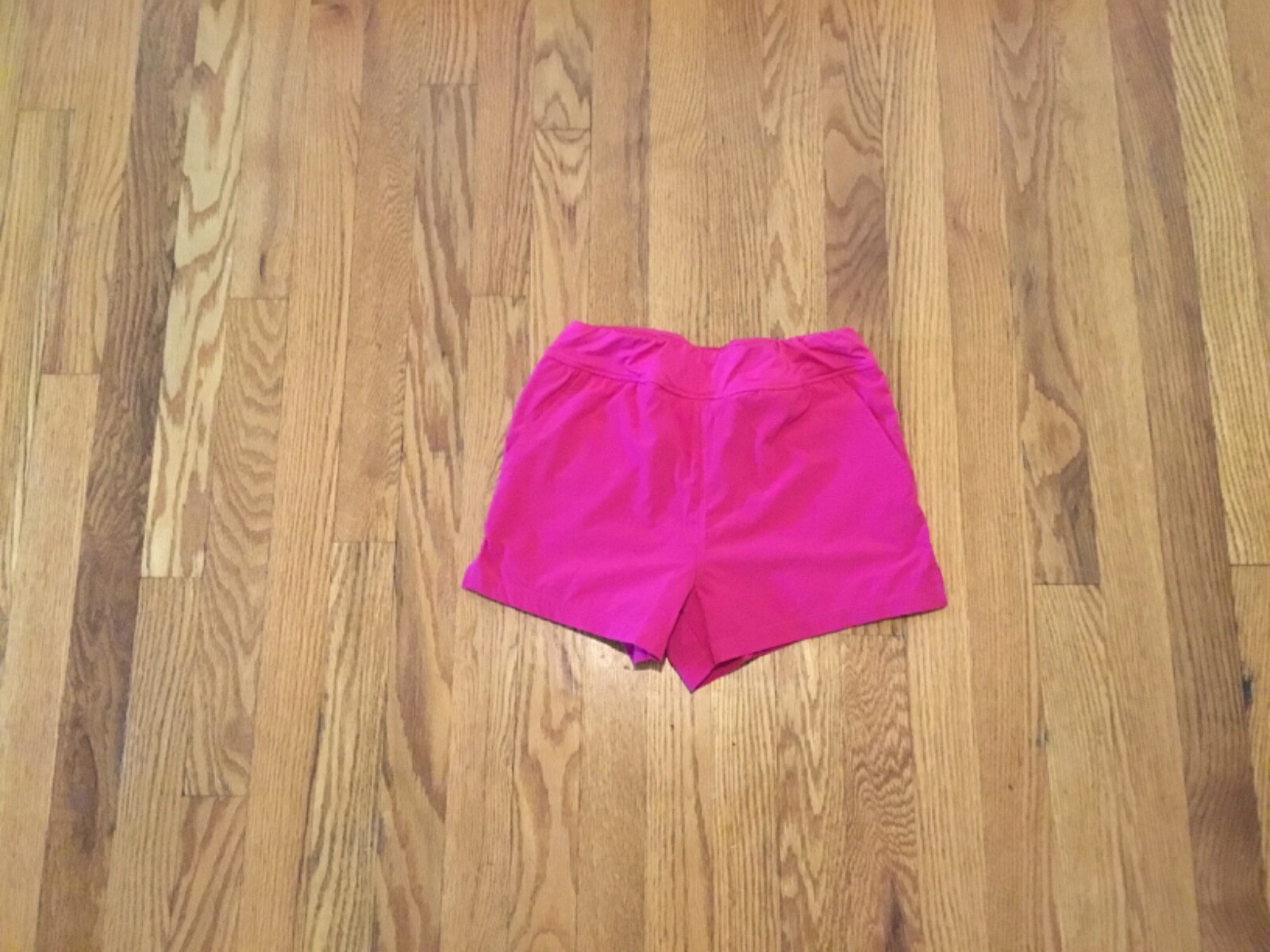 Pantaloncini da tennis rosa caldo da ragazza Fila taglia media 8 10