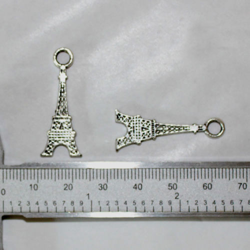 2 Breloques Pendants Charms - TOUR EIFFEL PARIS - 12X32 MM - "ARGENT TIBET" - Foto 2 di 2