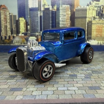 Hot Wheels Redline 1969 Classic  32 Ford Vicky Spectraflame Blue - Nice!