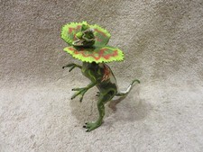 2000 Hasbro Jurassic Park III Re-Ak-Atak Dilophosaurus Dinosaur Action Figure
