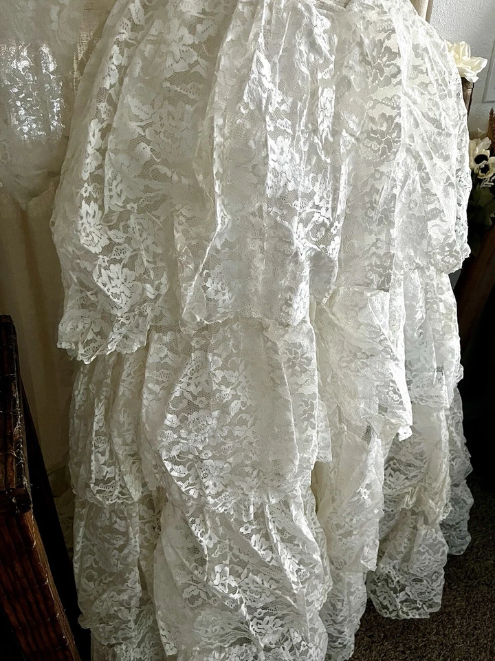Vtg Size 4 White Lace Tiered Wedding Dress Long Sleeves - Image 4 of 4