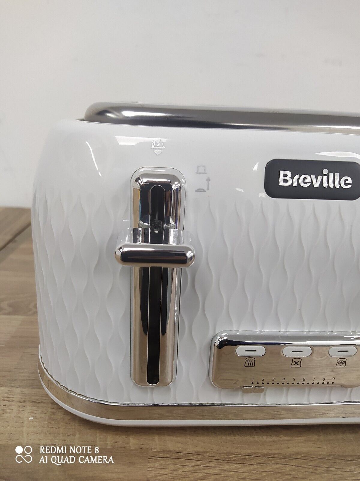 Breville Toaster VTT911 Curve 4 Slice Electric 9 settings classy White