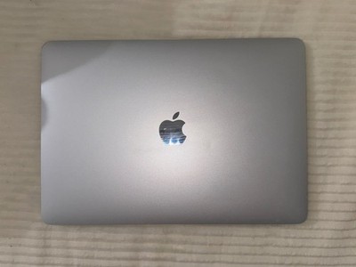 Apple MacBook Pro 13'' Silver M2 2022 8 GB 