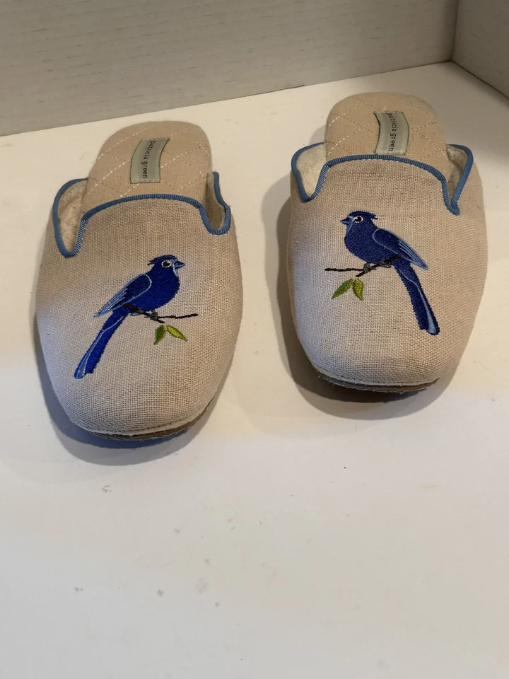 Zapatilla Patricia Verde Bordada Pájaro Azul Color Natural Talla 8. 100% lino. Foto 3 de 4