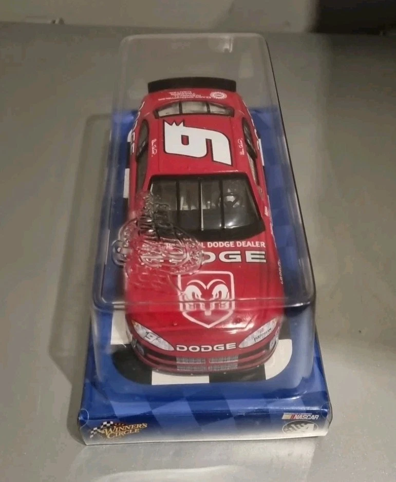 2002 New Winners Circle Bill Elliott #9 NASCAR 1:24 Scale Die Cast Car #30231 - Image 4 of 4
