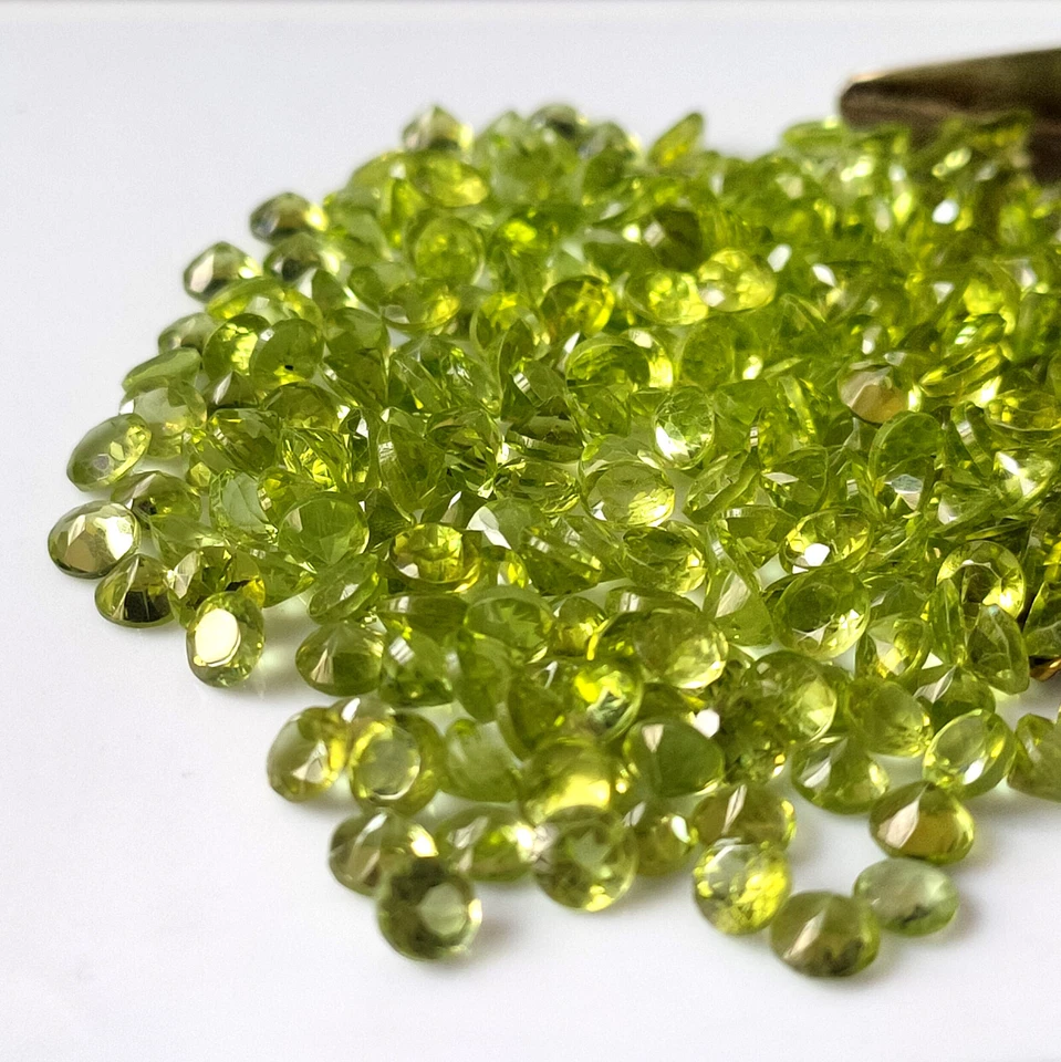 Natural Peridot 4X4 mm Round Shape Faceted Untreated Wholesale Loose Gemstone - Image 3 of 4