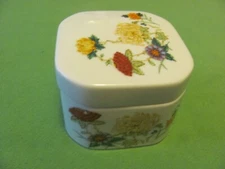 Vintage Takahashi Trinket Ring Jewelry Dish Box with Bright Wildflowers.