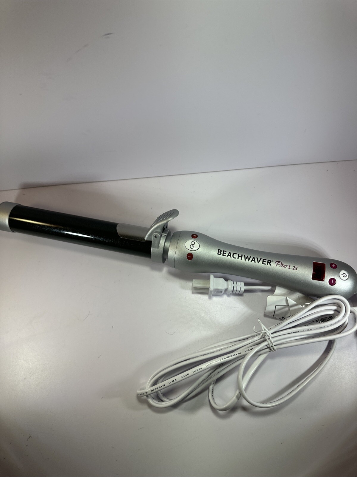 The Beachwaver Co. Beachwaver Pro 1.25 LOVE Rainbow Case Included✨New!