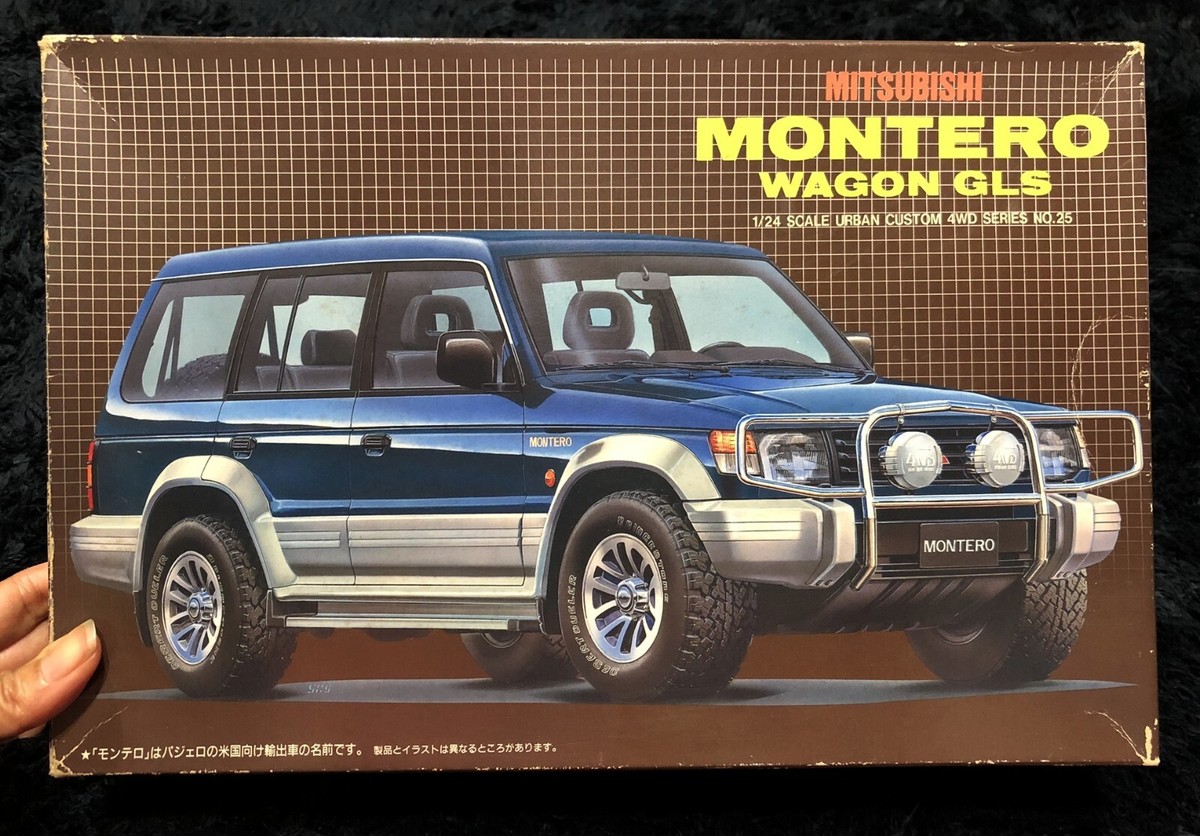 MITSUBISHI MONTERO SR 1/24 MODEL KIT