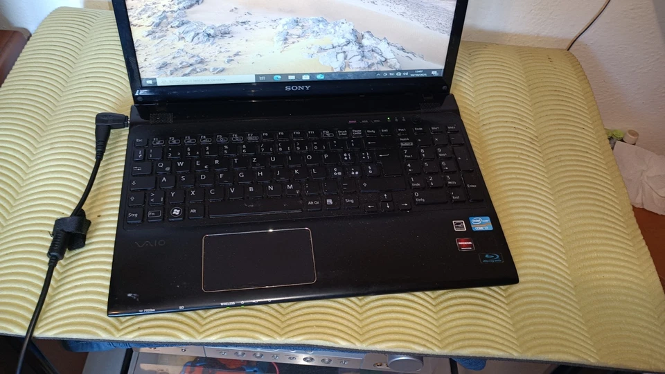 SONY VAIO  SVF151C11M I7-3612QM 8CORE 8GB 15,6" 128GB NVME AMD HD7500 1GB - Immagine 2 di 4