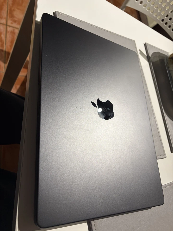 Apple MacBook Pro 14" M3 Pro · 36GB · 512GB, photo 2 of 5