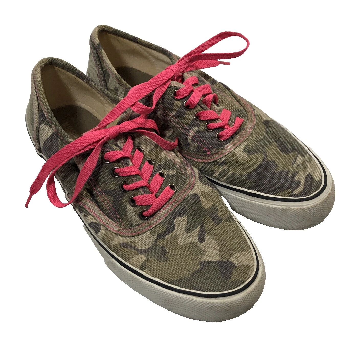 Planos planos de camuflaje para mujer Mossimo
