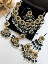 Pakistani bridal set, Pakistani Indian jewelry, bridal wedding jewelry Bollywood
