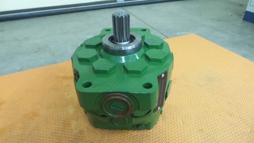 John Deere AR90459 Hydraulic Pump AR97872 R39695 1640 1830 1840 2040 2130 300 - Picture 5 of 11