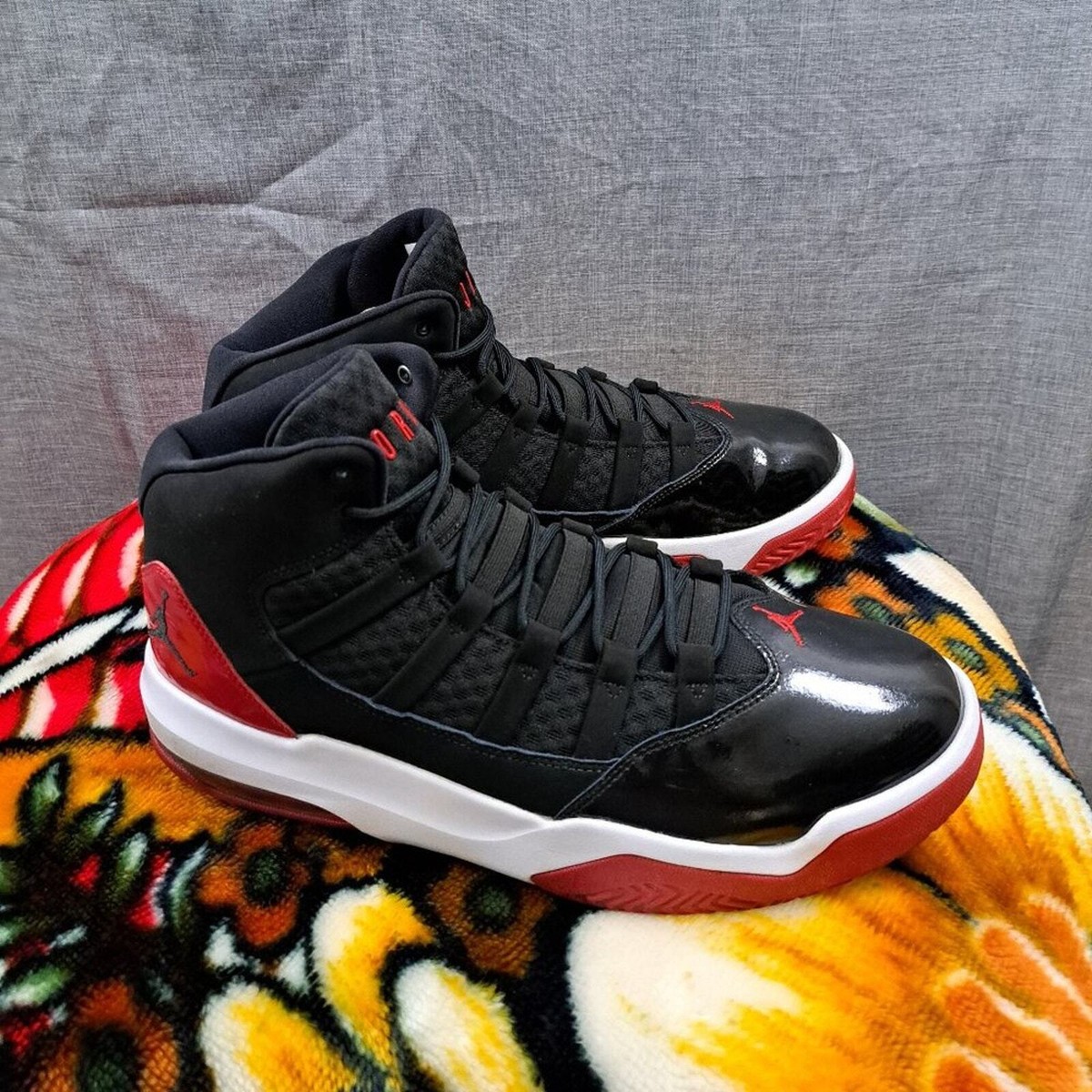 Size 13 Nike Air Jordan Max Aura Black Red Men AQ9084-006