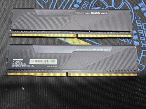 KLEVV Bolt X DDR4 32GB (2x16GB) 3200MHz CL16 1.35V Gaming Desktop Ram Memory