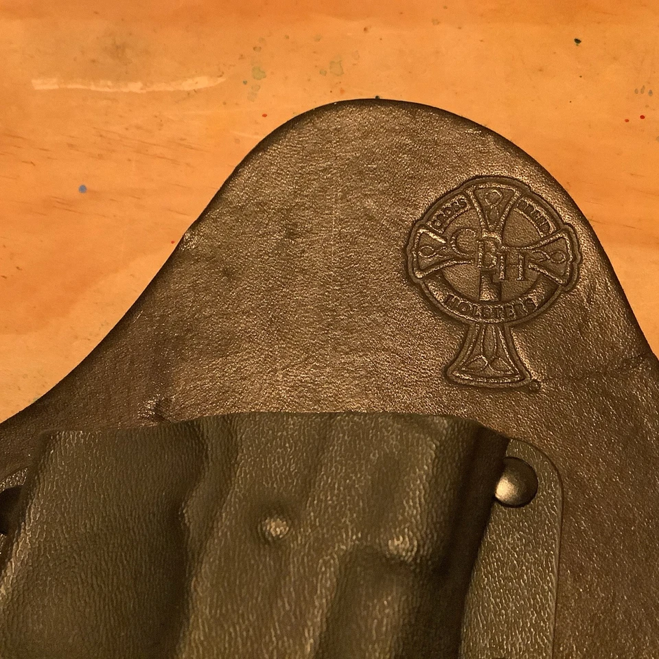 Funda de cuero negro Crossbreeed Foto 2 de 4