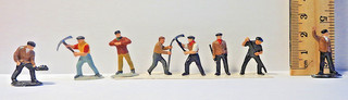 OO/HO Gauge mix of workmen people figures bag no 68 for Hornby train layout