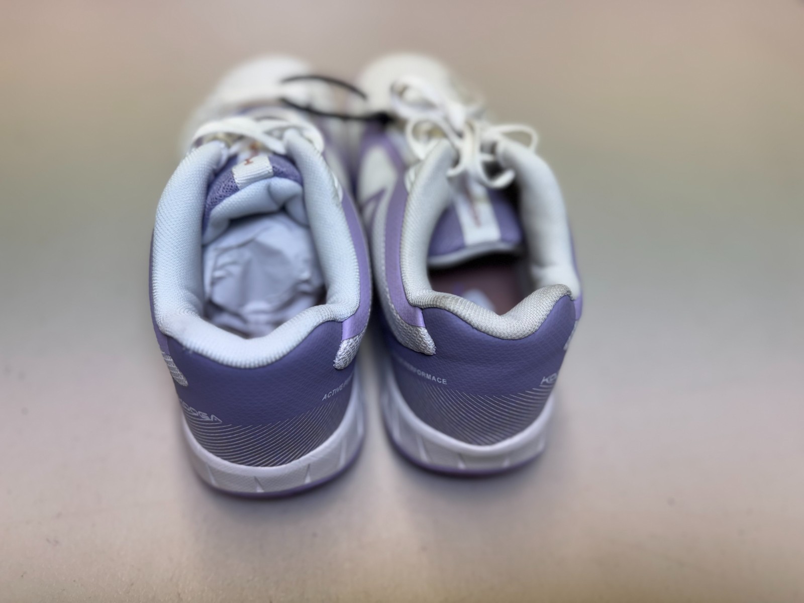 Kooga Agility 53 Trainers UK 7 EU 40 White Lilac Indoor Court Sports Shoes image 3