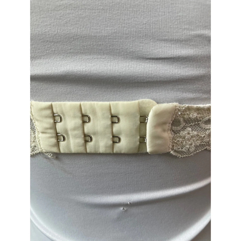 Gilly Hicks Cream Lace Halter Bralette - Elegant Sexy Lingerie Top - Image 4 of 4