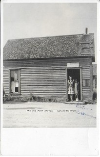 RPPC – Old Post Office Gulliver Michigan w/ 2 Girls in Doorway 1920 40s
