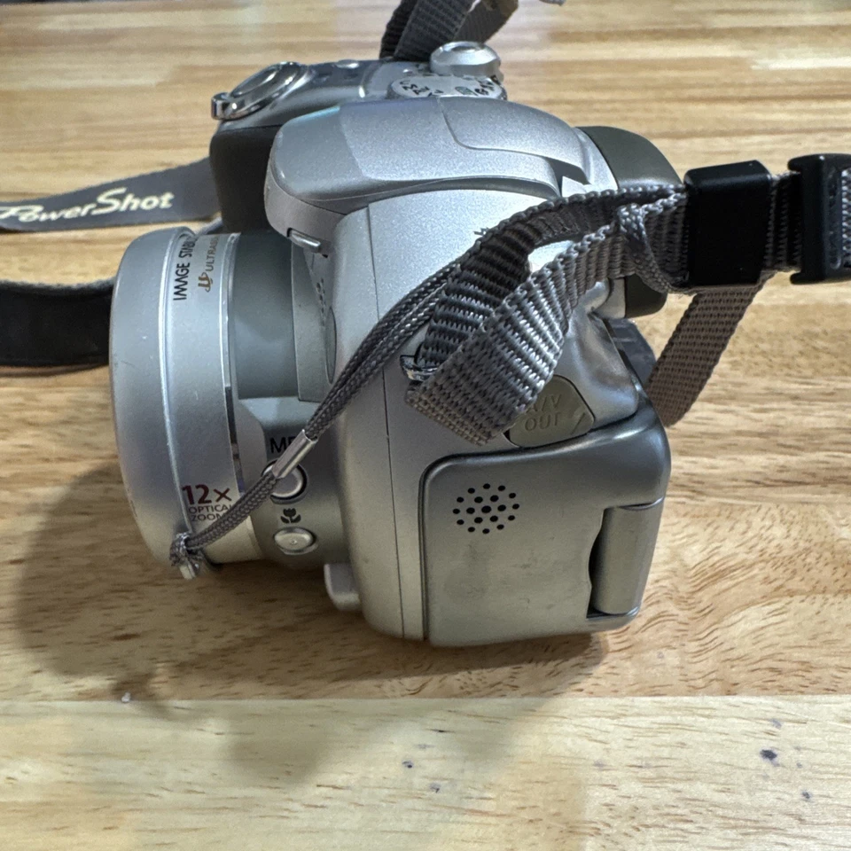 Canon PowerShot S2 IS 5.0 MP Digital Camera 12x Optical Zoom (parts or repair) - Image 2 of 4