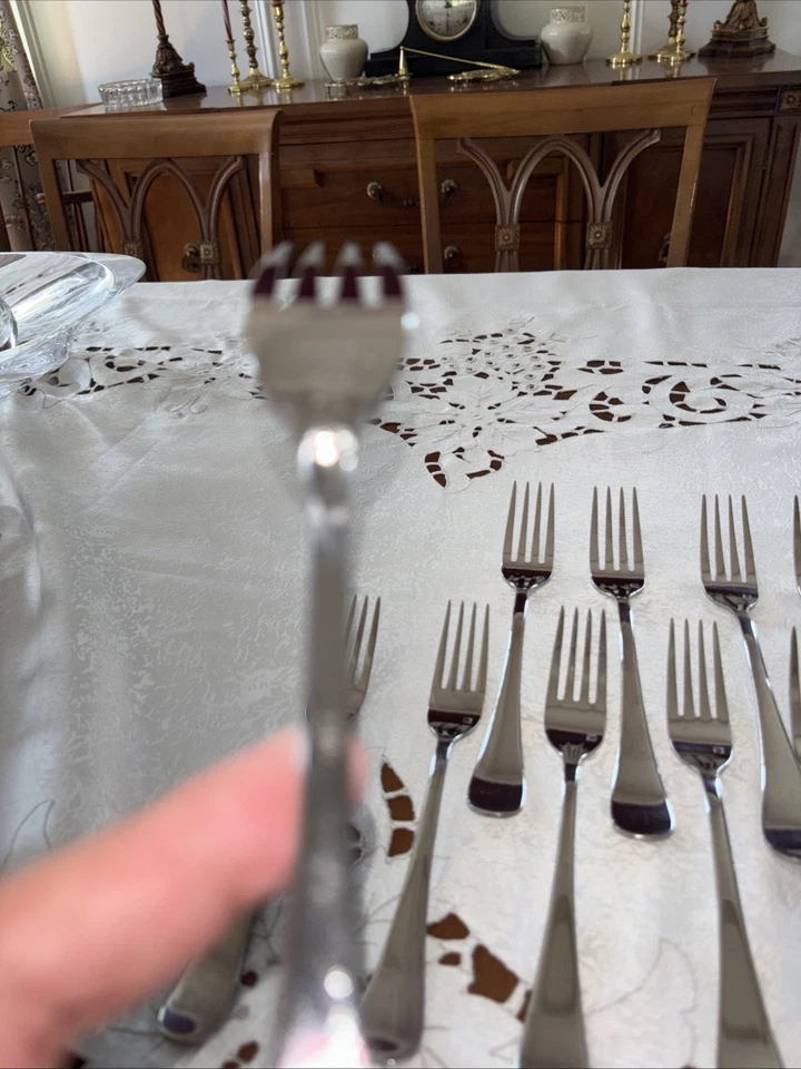 Tenedores de acero inoxidable brillante Cuisinart Elite TREVOUX 16 piezas CFE T20 8 cena/8 ensaladas Foto 3 de 4