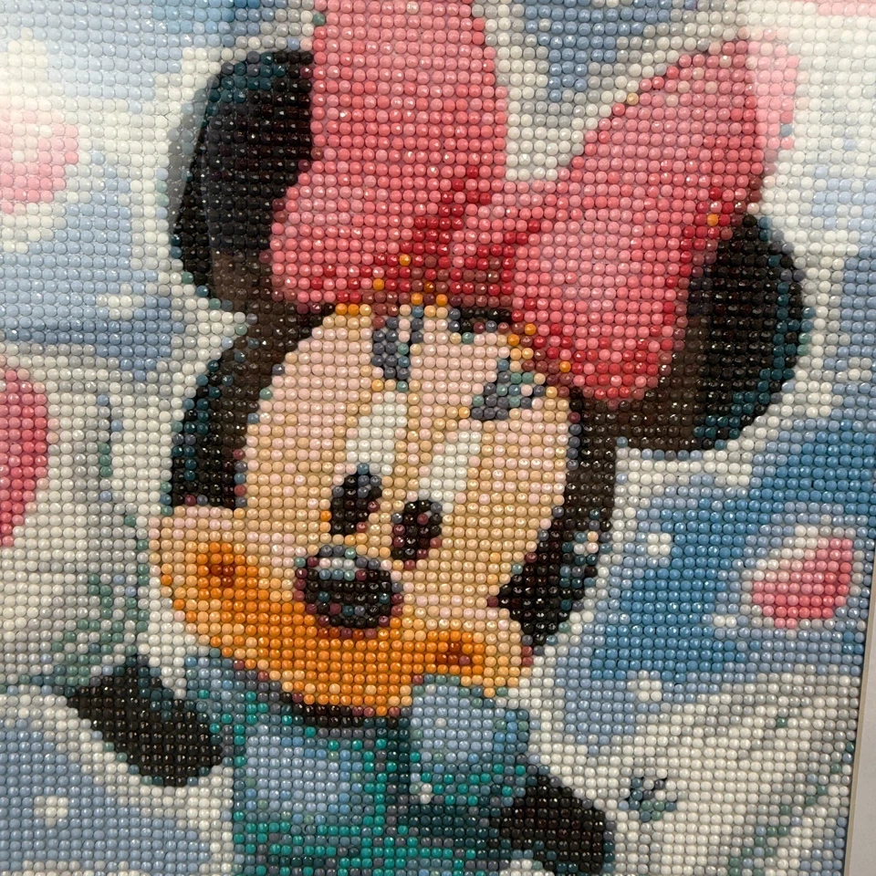 Cuadro artístico diamante Minnie Mouse 5D completado en marco con alfombrilla 17"H x 13"W Foto 2 de 4