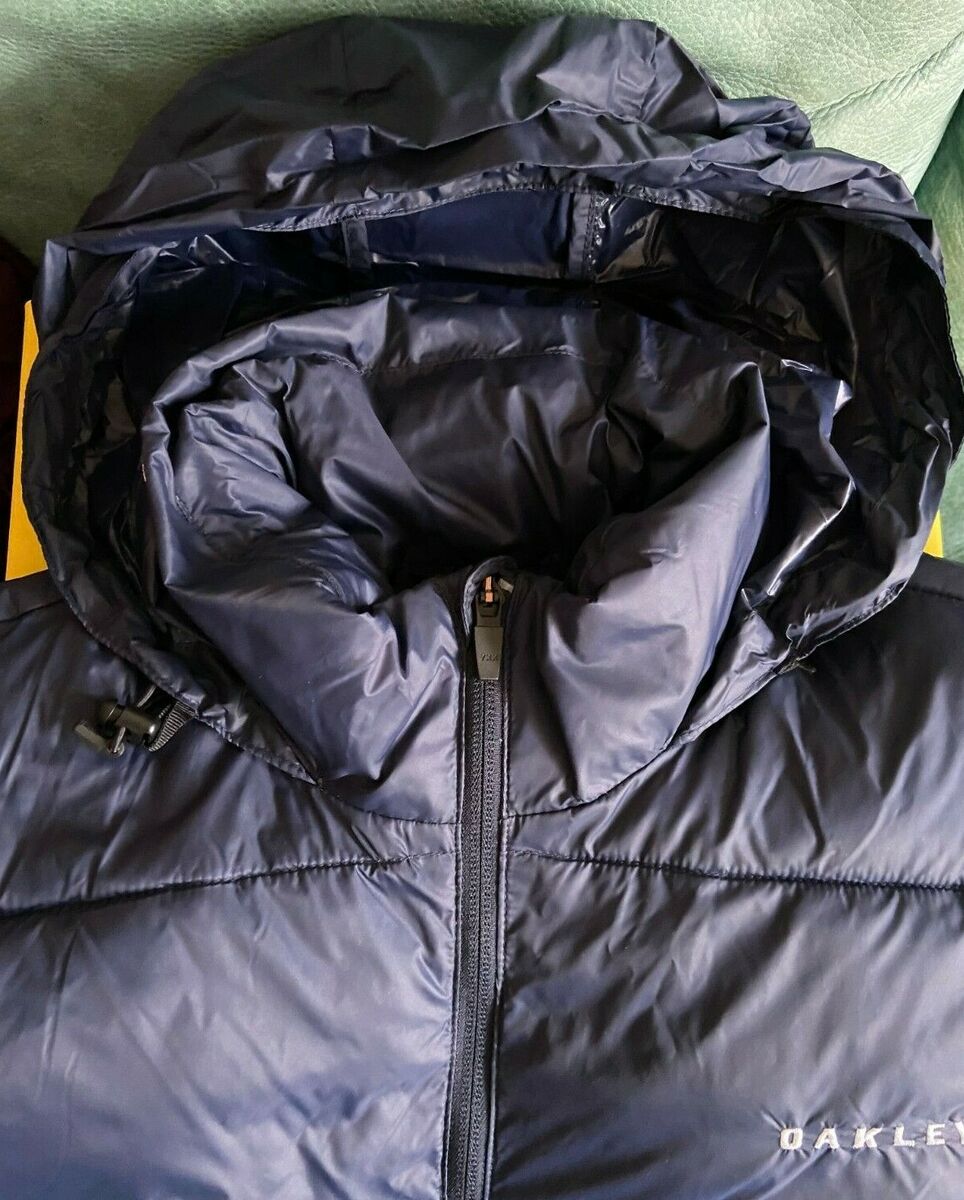NWT $190 Oakley Men's Puffer Block Color Jacket Blue Medium NWT $190 Oakley Men's Puffer Block Color Jacket Blue Medium