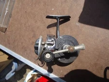 Vintage Bache Brown Mastereel Model 3 Half-Bail Fishing Reel Airex Lionel Corp.