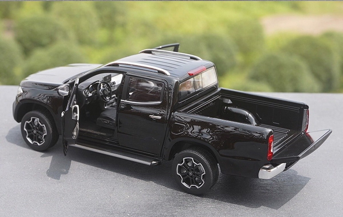 Norev 1/18 Scale Mercedes-Benz X-Class Pickup Black Diecast Car
