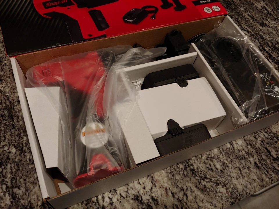 Snapon Tools 14.4 V 3/8" Drive MicroLithium Cordless Impact Wrench Kit- RED - Image 3 of 4