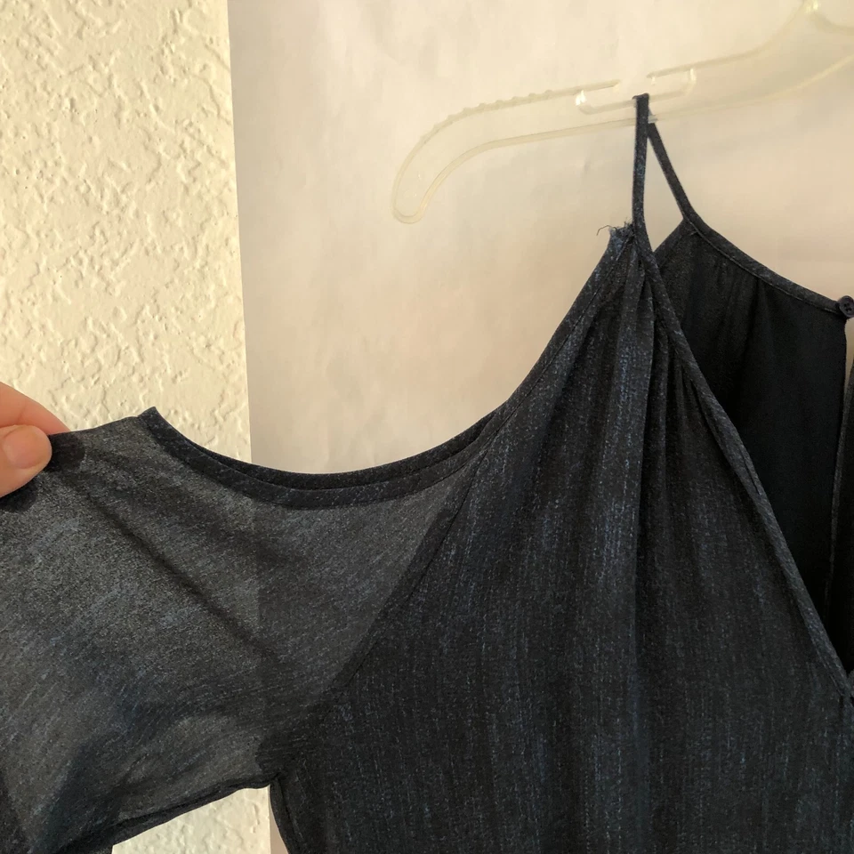 Macacão Michael Kors MK azul marinho ombro frio tamanho G manga longa perna larga - Imagem 4 de 4