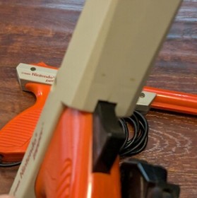VTG Nintendo NES-005 Official Orange Zapper Light Gun Controllers Set of 2 Works