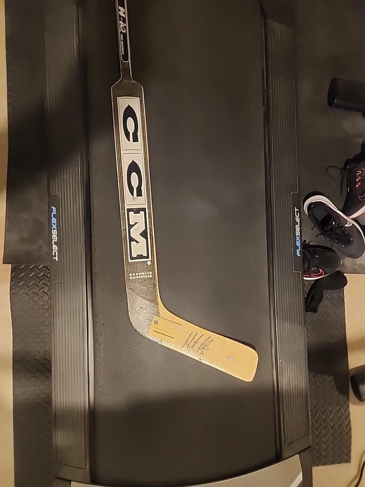 MARTIN BRODEUR HOF AUTHENTIC  HAND SIGNED AUTOGRAPHED HEATER STICK STEINER COA - Image 3 of 4