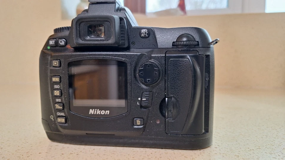 Nikon D70 Digital SLR Camera Body Only - 6.1MP DSLR with accessories and boxed. - Image 2 of 4