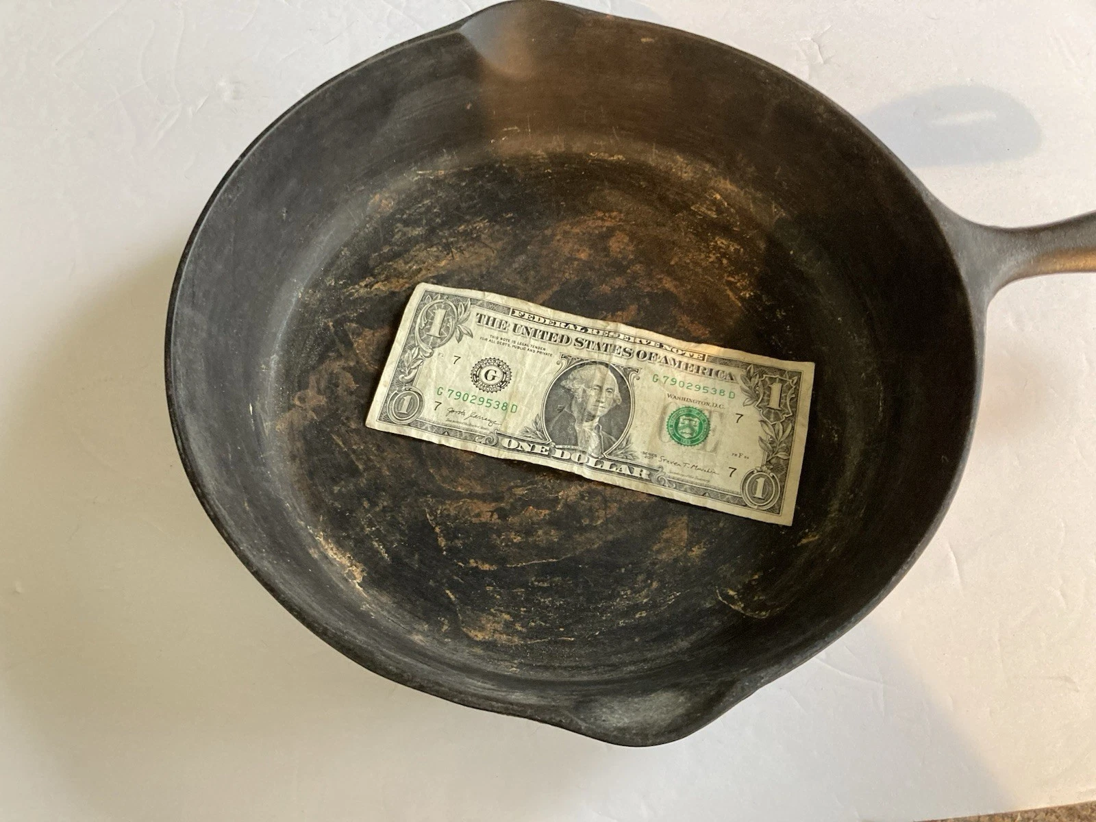 Antique Favorite Piqua Ware 8F Cast Iron 10.25” Pan