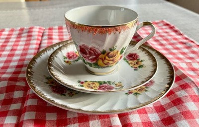 Mitterteich Bavaria Porzellan 3 tlg. Sammeltasse mit Rosenmuster Vintage