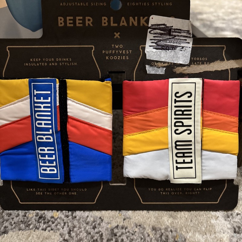 New Lot Of 2 Drink Cozy Beer Blanket Puffyvest By Brass Monkey $9.99 Retail