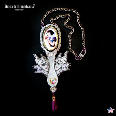 Jewelry Woman Fashion Necklace Gothic Pendant Snow White Witch Mirror Amulet Bib